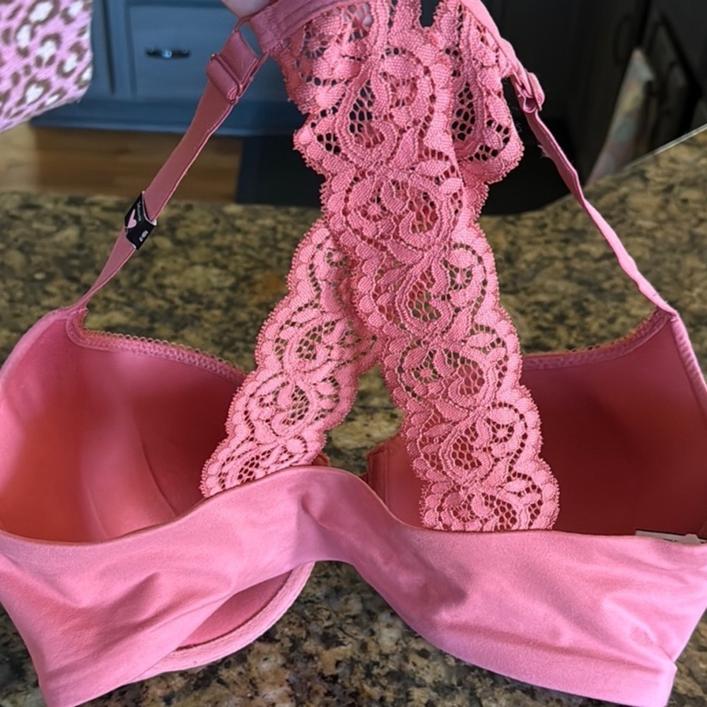 Victoria’s Secret Elegant Racerback Lace Women's Bra - Picture 3 of 9